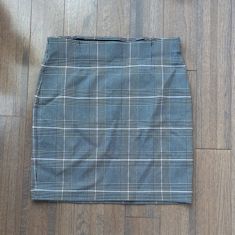 Dynamite Gray Plaid Pencil Skirt